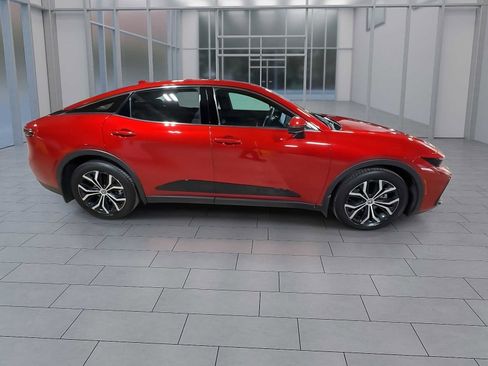 Used 2023 Toyota Crown XLE image 9