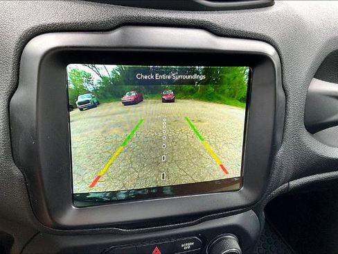 Used 2023 Jeep Renegade Latitude AWD/4WD image 20