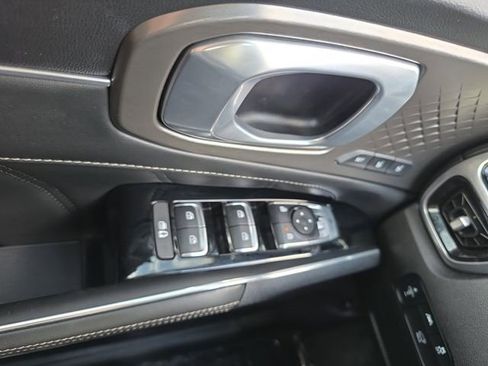 Used 2022 Kia Sorento SX image 12