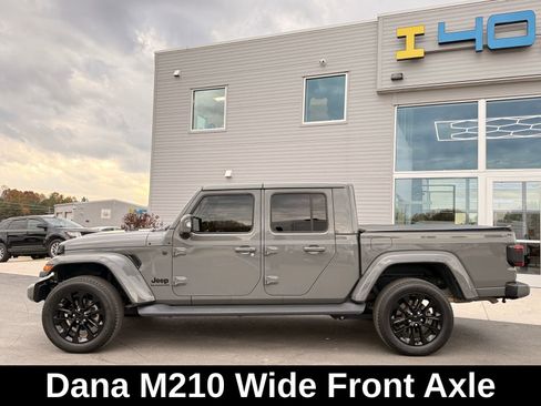 Used 2022 Jeep Gladiator Overland image 12