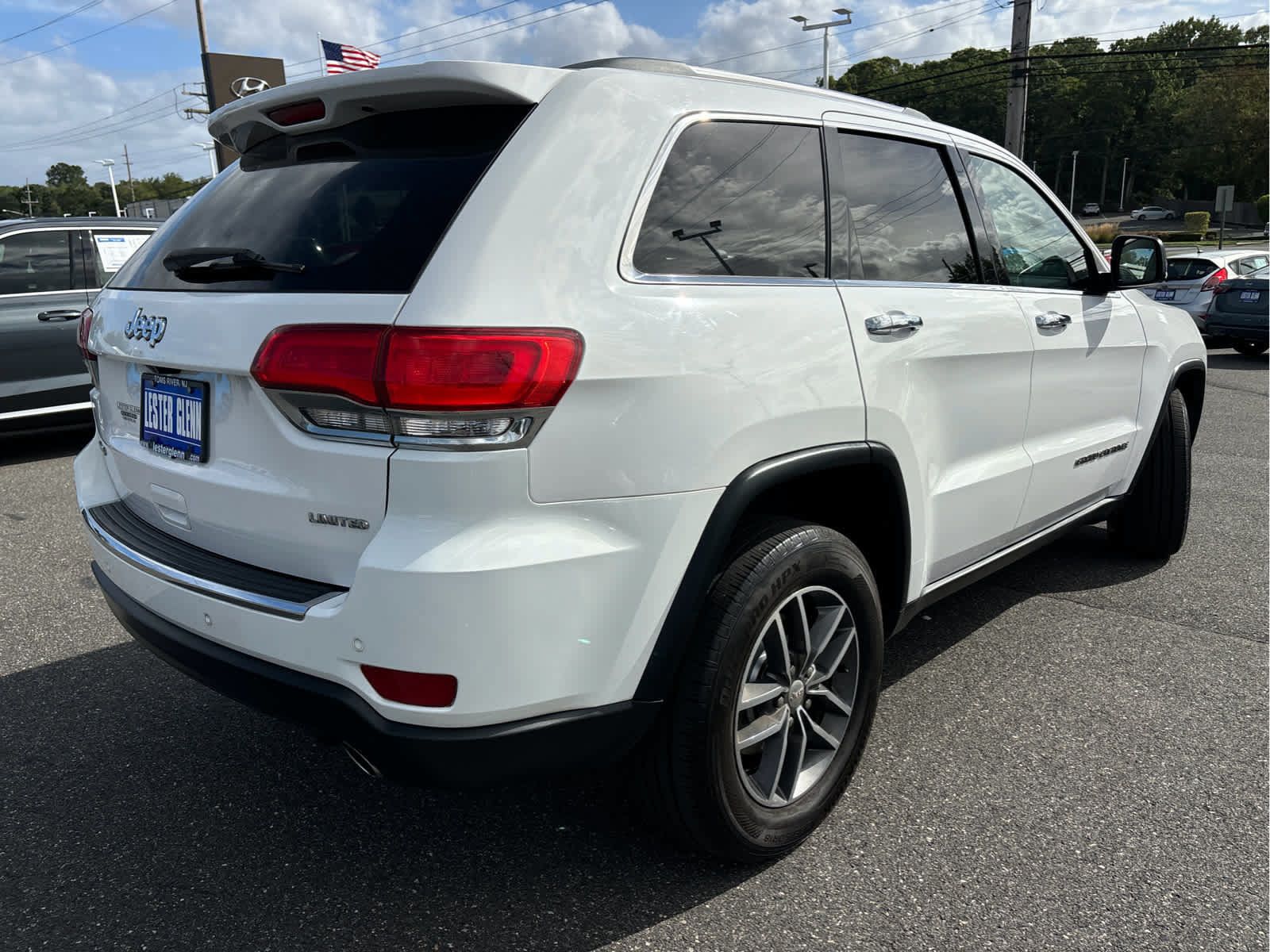 Used 2018 Jeep Grand Cherokee Limited AWD/4WD image 32