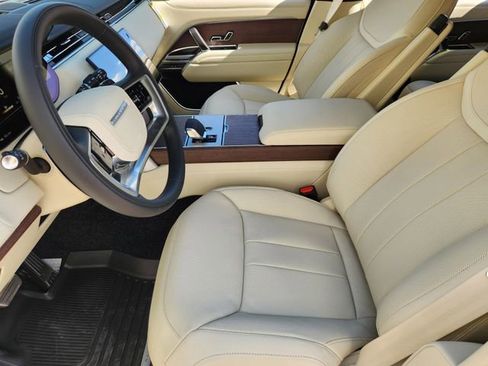 New 2026 Land Rover Range Rover Long Wheelbase SE AWD/4WD image 9