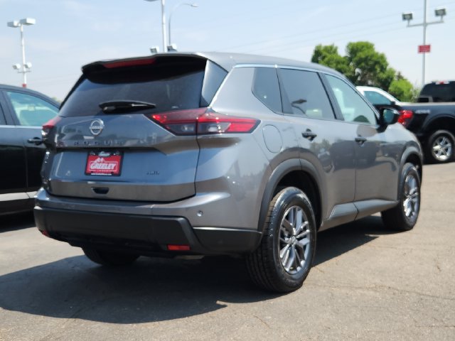 Used 2024 Nissan Rogue S AWD/4WD image 3