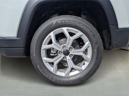 New 2026 Jeep Compass Latitude image 6