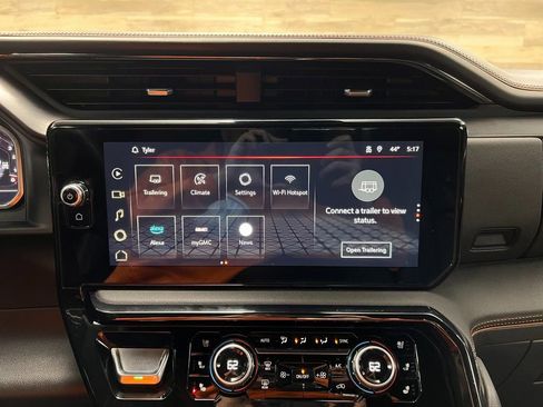 Used 2024 GMC Sierra 1500 AT4 w/ Technology Package image 21