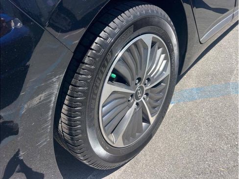 Used 2022 Hyundai Ioniq SE FWD image 6