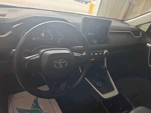 Used 2024 Toyota RAV4 LE AWD/4WD image 6