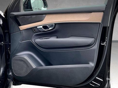 Certified 2026 Volvo XC90 B6 Plus w/ Protection Package Premier image 29