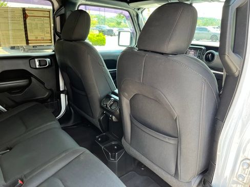 Used 2020 Jeep Gladiator Sport w/ Quick Order Package 24S AWD/4WD image 23