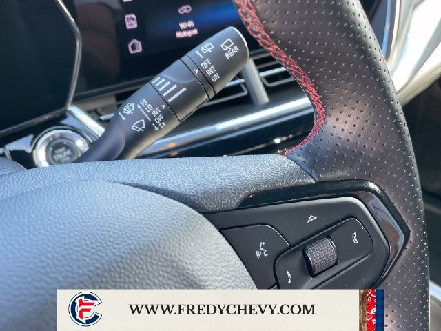 Used 2025 Chevrolet Trax RS w/ Driver Confidence Package FWD image 30