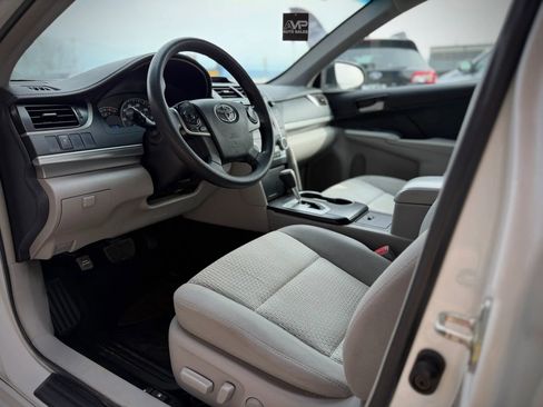 Used 2014 Toyota Camry LE FWD image 8