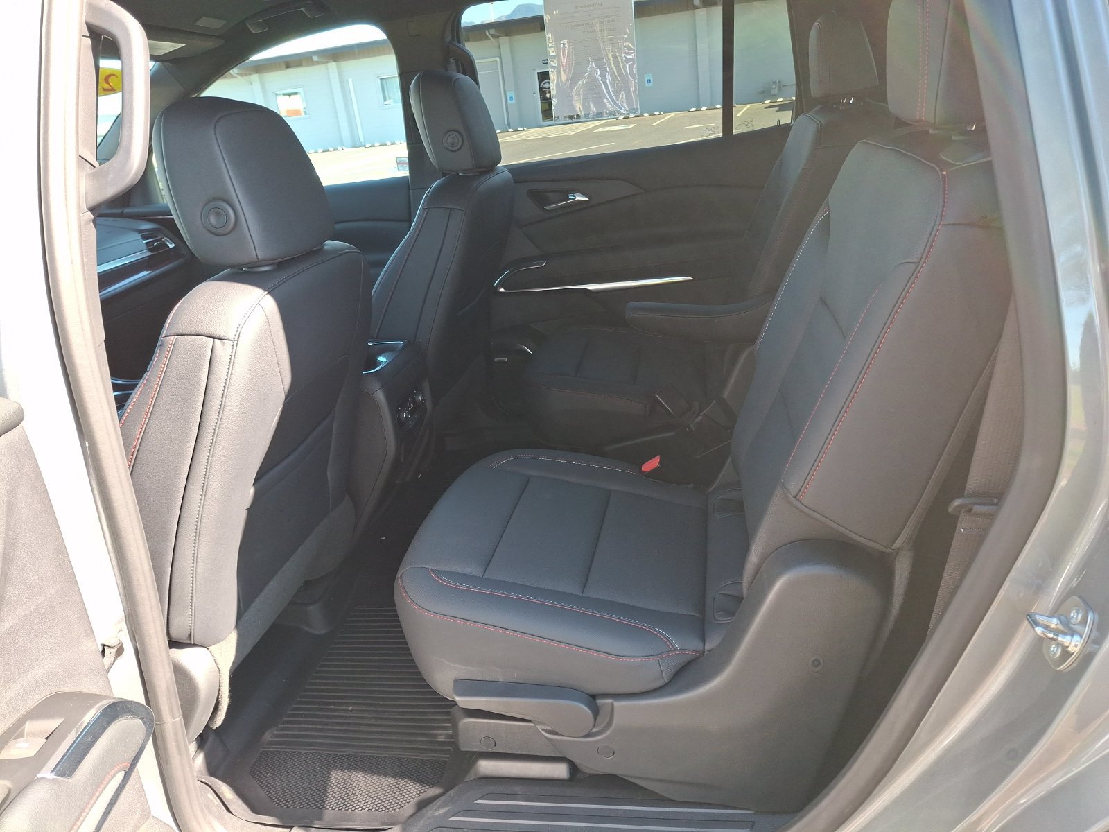 Used 2024 Chevrolet Traverse Z71 w/ Enhanced Driving Package AWD/4WD image 21