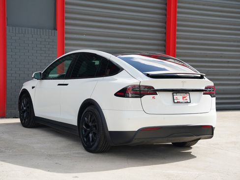Used 2023 Tesla Model X Standard Range image 8