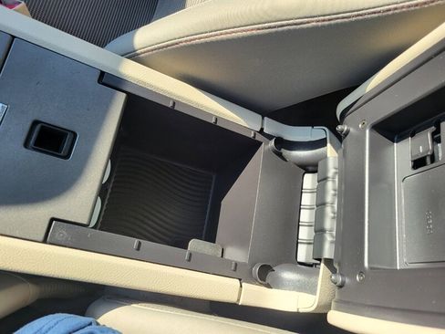 Used 2012 Ford Taurus SEL image 25