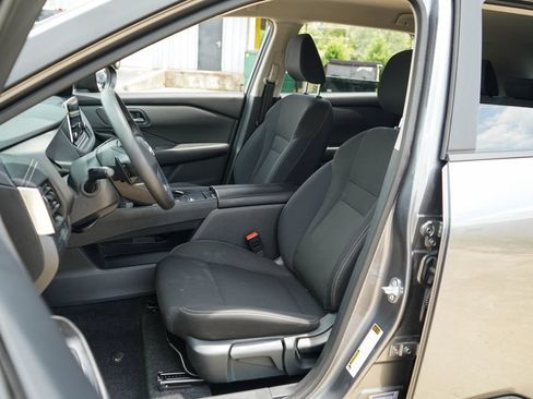 Used 2026 Nissan Rogue S FWD image 7