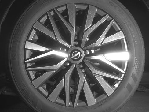 Used 2025 Nissan Altima 2.5 SV image 14