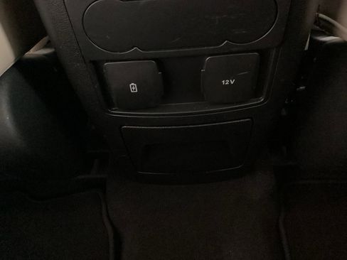 Used 2023 Ford Explorer XLT w/ Equipment Group 202A AWD/4WD image 21