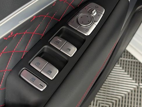 Used 2022 Genesis G70 3.3T image 26