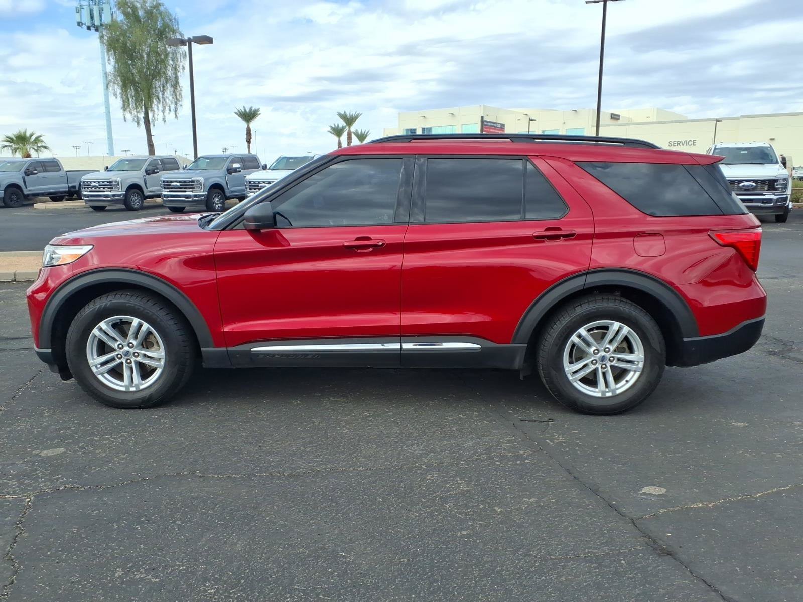 Certified 2020 Ford Explorer XLT RWD image 3