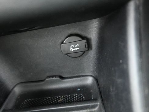 Used 2012 Dodge Avenger SXT image 17