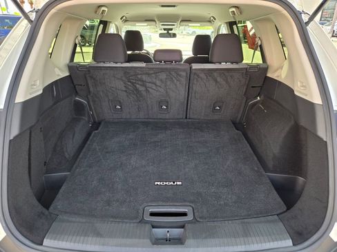 Certified 2023 Nissan Rogue SV FWD image 17
