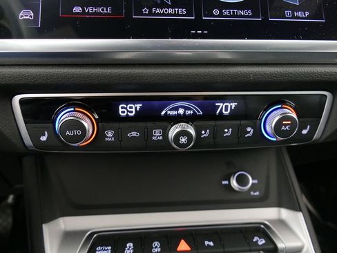 Used 2025 Audi Q3 2.0T Premium image 14