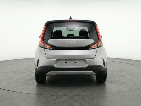 Used 2025 Kia Soul LX w/ LX Technology Package FWD image 7