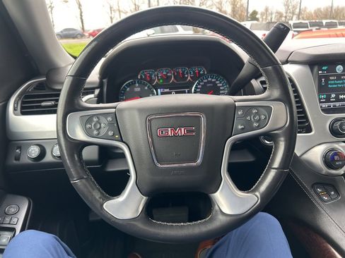 Used 2020 GMC Yukon XL SLT image 16
