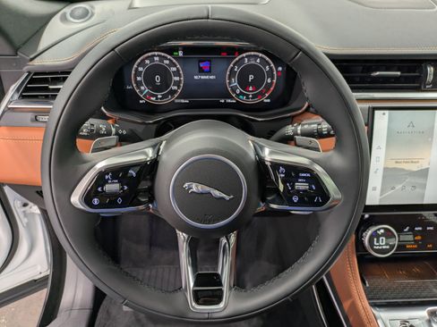 New 2026 Jaguar F-PACE R-Dynamic S image 13