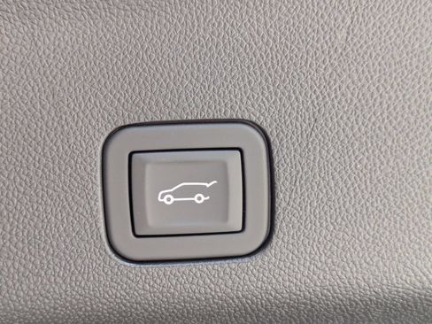 New 2026 Chevrolet Suburban Premier AWD/4WD image 36