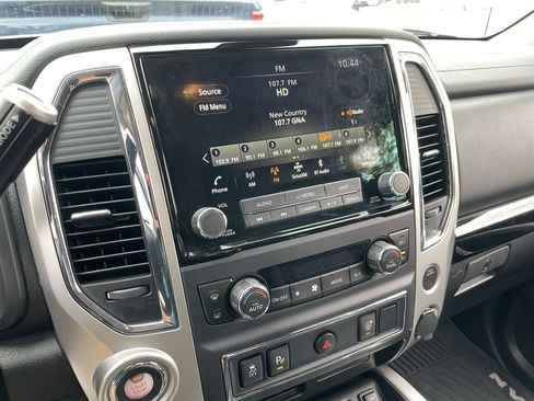 Used 2021 Nissan Titan SV w/ SV Convenience Package image 32