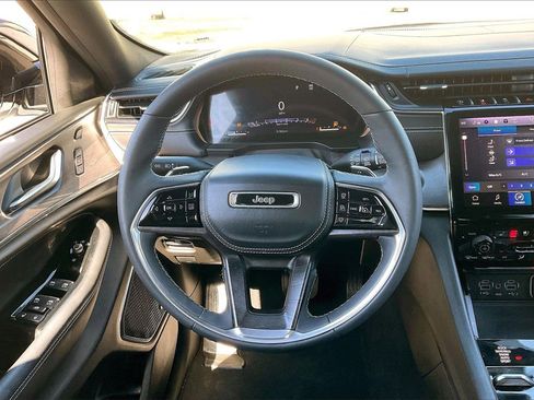 Certified 2023 Jeep Grand Cherokee Overland w/ Luxury Tech Group IV image 10