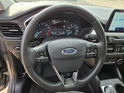 Used 2022 Ford Escape SE w/ Convenience Package image 19