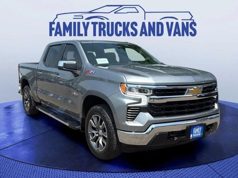 Used 2024 Chevrolet Silverado 1500 LT AWD/4WD image 6