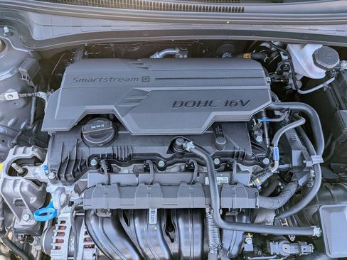 Certified 2025 Hyundai Elantra Sport FWD image 32