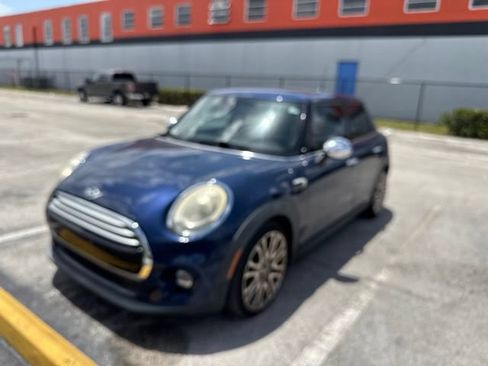 Used 2015 MINI Cooper 4-Door Hardtop FWD image 3