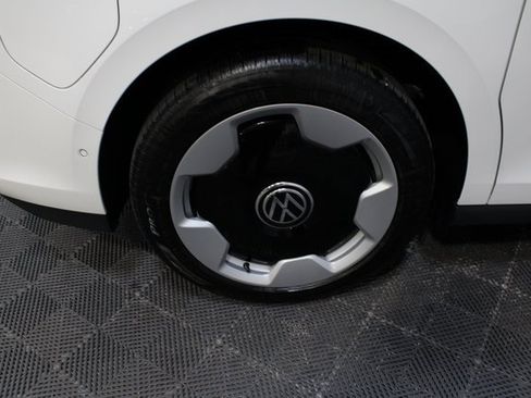 New 2025 Volkswagen ID. Buzz Pro S image 23