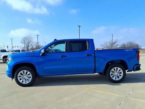 Used 2025 Chevrolet Silverado 1500 Custom w/ LPO, Dark Essentials Package AWD/4WD image 2