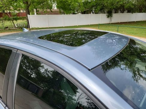 Used 2020 Toyota Corolla LE w/ LE Premium Package image 12