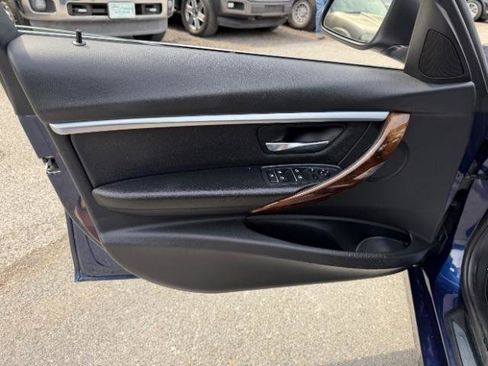 Used 2017 BMW 330i xDrive Sedan w/ Premium Package image 15