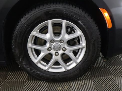 Used 2020 Chrysler Pacifica Touring-L image 21