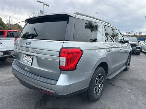 Certified 2022 Ford Expedition XLT image 6