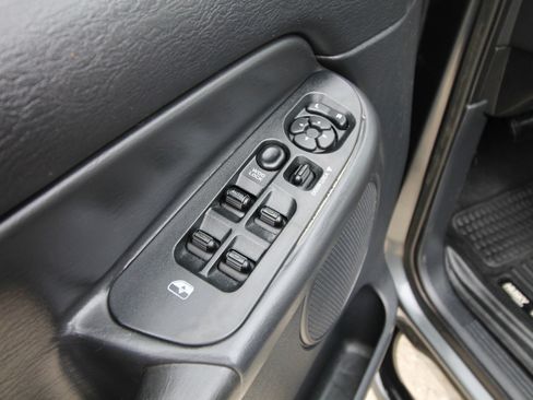 Used 2003 Dodge Ram 2500 Truck SLT image 20