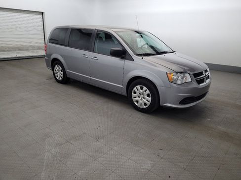 Used 2018 Dodge Grand Caravan SE FWD image 11