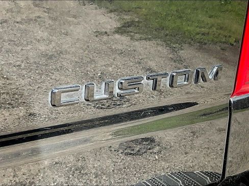 Used 2021 Chevrolet Silverado 1500 Custom Trail Boss w/ Midnight Edition image 25