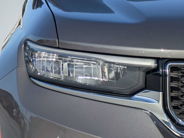 Used 2024 Jeep Grand Cherokee Limited RWD image 9