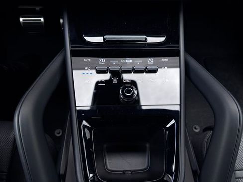 New 2026 Porsche Cayenne GTS AWD/4WD image 21