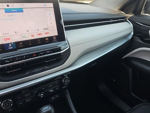 Used 2025 Jeep Compass Limited w/ Elite Group image 9