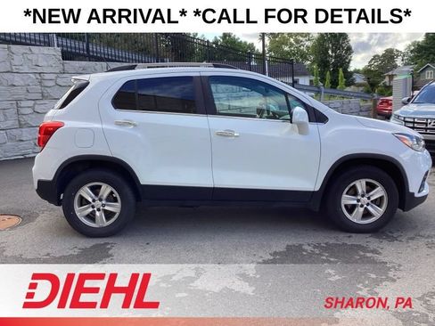 Used 2019 Chevrolet Trax LT w/ LT Convenience Package AWD/4WD image 8