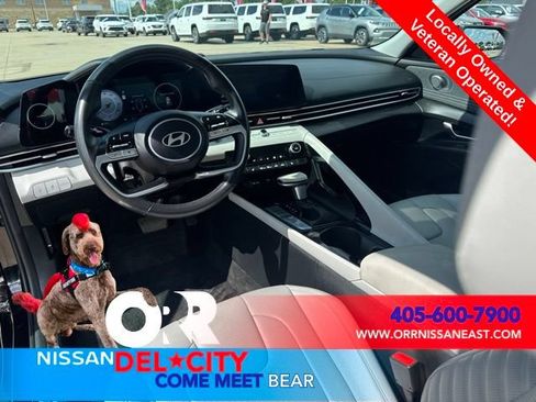 Used 2025 Hyundai Elantra Limited FWD image 12